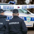 Vitlao pištoljem i nožem po kafani, pa gosti pozvali policiju! Nišlija odmah uhapšen, a evo šta je pronađeno kod njega…