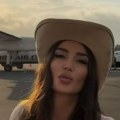 "Čekala sam ovo 37 godina" Zgodna žena našeg pevača napravila pometnju: Oglasila se sa ovog egzotičnog mesta