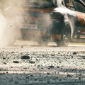 (Video) Šta je ovo?! Kroz Sremsku Kamenicu "protutnjao" čudan vrtlog Prašinski đavo plesao preko parkinga! Svi se pitaju o…