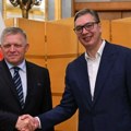 Vučić se u Pekingu sastao sa Ficom