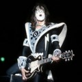 Preminuo Ejs Frejli, legendarni gitarista grupe KISS