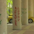 Ministarstvo prosvete osudilo grafite i nalepnice sa političkim porukama na obrazovnim ustanovama