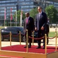 Predsednik Angole u Beogradu, svečani doček ispred Palate "Srbija"