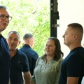 Vučić: Glasajte za njih, imaćete evro za 200 dinara i smanjenje plata - kod nas nećete