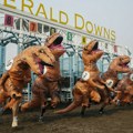 Trka dinosaurusa pretvorila hipodrom u Vašingtonu u "park iz doba jure" (FOTO)