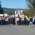 Kolona srpskih vozila iz Teslića napadnuta u centru Jelaha