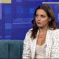 Isidora Simijonović u tinejdžerskim nevoljama u predstavi „Lažljivi život odraslih“