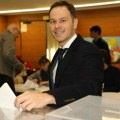 Glasao ministar Siniša Mali: Glasačko pravo iskoristio u Beogradskoj poslovnoj školi