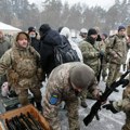 AP: Ukrajini su očajnički potrebni novi vojnici