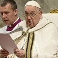 Papa Franja apelovao na katoličke sveštenike da drže kratke propovedi