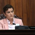Brnabić isključila Rističeviću mikrofon: On se naljutio, bacio poslovnik i napustio sednicu