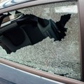 Može li staklo na automobilu da pukne "samo od sebe"?
