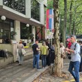 Potraga za sednicom 30: aktivista na čelu sa Miketićem pokušalo da uđe u Agenciju za prostorno planiranje, ustanovili da u toj…
