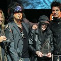Vince Neil kaže da je imao moždani udar zbog kojeg je odložena serija nastupa benda Motley Crue