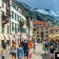 Da li boravak 100 hiljada stranaca u Crnoj Gori 'traži' promjenu migracione politike