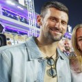 Ova lepotica se nije odvajala od Đokovića u Kataru, svi pričaju o dami koja se slikala pored Novaka