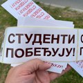 Objavljeno koliko je nalepnica "Studenti pobeđuju" juče podeljeno građanima širom Srbije