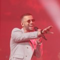 On joj ljubi ruku, a Ceca Ražnatović mu šalje poljupce! Vlada iz Magla benda na koncertu oduševio gestom: Svi bruje o…