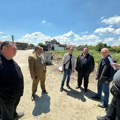 Građani iz Slavka Zlatanovića sami čistili deponiju u ovom leskovačkom naselju, akciju podržao i Zvonko Demirović