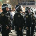 Policija hapsila demonstrante ispred pritvorskog centra u Njuarku