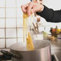 Познати кувар открио 4 "неопростиве" грешке код кувања тестенине, а сви их правимо