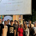 Gimnazijalci priredili emotivan oproštaj profesorki Suzani Jovanović