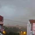 VIDEO: Nevreme pogodilo Novi Sad: Pljusak sa grmljavinom uz jak vetar