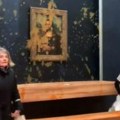 Sramotan incident u Luvru: Ekološki aktivisti prosuli supu na sliku Mona Lize (video)