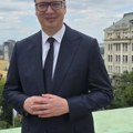 Vučić sa terase Predsedništva uputio poruku na Vidovdan: Pažljivo je pročitajte