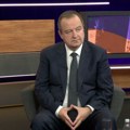 Dačić: Najoštrije osuđujem napade učesnika neprijavljenog skupa na pripadnike policije