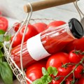 Domaći sok od paradajza koji se veoma jednostavno pravi: Ovaj detalj prilikom spremanja je veoma bitan