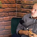 Botovi krenuli u napad: Urednik Rešetke zasipan stravičnim uvredama posle izjave o „činovničkoj povorci“ u Leskovcu