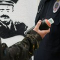 Osvanuli zabrinjavajući grafiti na školi u Čačku! Roditelji se pobunili: "Učite ih mržnji od malih nogu"