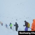 Stotine planinara evakuisano s Everesta u Tibetu pogođenog mećavom
