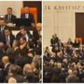 (Video) Zakletva uz pesničenje i krvavi nos: žestok sukob u turskom parlamentu, poslanici se obračunavali pesnicama i nogama