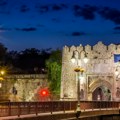 Prelep prizor sa juga Srbije: Hiljadu maturanata plesalo na u centru grada