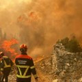 Ogroman požar na Hvaru! Vatrogasci objavili fotografije, jaka vatra kulja na sve stane