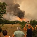 "Tu živimo, molimo Boga samo da prođe" Deliblatska peščara gori danima, evakuisani meštani u suzama: "Decu smo sklonili na…