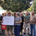 "Tražimo fer i pravično suđenje": Porodice pritvorenika, koji štrajkuju glađu, protestuju ispred Višeg suda u Podgorici