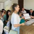 Dr Mahmutović uručio rješenja: 98 zdravstvenih radnika dobilo stalno zaposlenje