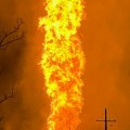 Vatra kulja u nebo, vatrogasci ne mogu da obuzdaju požar: Pogledajte snimak posle eksplozije na gasovodu
