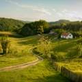 Kuća iz serije hit za turiste! Preplavili ovo srpsko selo! Priroda nestvarna, a cena doručka je 500 dinara!