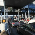 Gužve sve veće, evo kakvo je stanje na naplatnim rampama i graničnim prelazima: Oglasio se AMSS