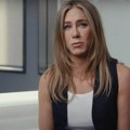 Jezivi incident u kući Dženifer Aniston: Muškarac pokušao provalu, probio autom ogradu, držali ga na nišanu