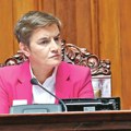 Brnabićeva: Vučić sleteo u Moskvu – medijske grupe za pritisak da se izvinu građanima