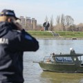 Savski kej: Forenzičari vade mulj i blato da bi došli do tela Srđana Uviđaj na čamcu preko kojeg je prešao teretni brod
