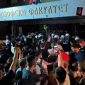 Incident u Novom Sadu: Studenti u blokadi pokušali nasilno da uđu u zgradu Filozofskog fakulteta (VIDEO)