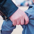 Stranac oteo dete (2) od majke, zgrabio ga i počeo da beži: Slučajni prolaznici sprečili tragediju
