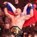 Drama na UFC 323: Dva nova šampiona, legenda rekla „zbogom“ ringu
