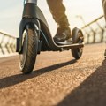 Apel roditeljima i školama: Sve više dece koristi električne trotinete